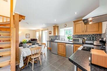 Cwmdu Cottage