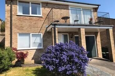 بيت ريفى Henbury Hide