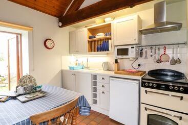 Manifold Cottage