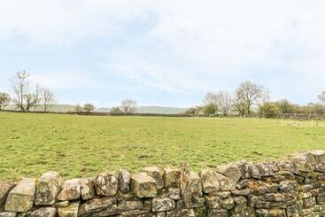 Manifold Cottage