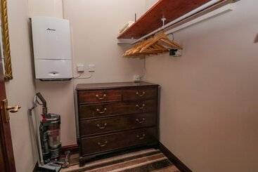 Molls Cottage