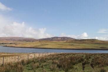 Sealladh An Locha Cottage
