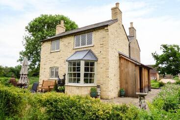 Shortmead Cottage