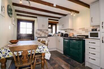 4 Mowhay Cottages