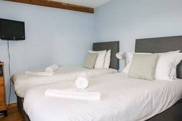 4 Mowhay Cottages