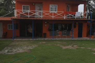 هاستل Riomar Surf Camp