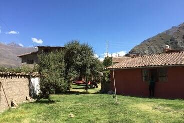 مبيت وإفطار Full Moon Ecolodge