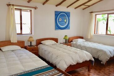 تختخواب و صبحانه Full Moon Ecolodge