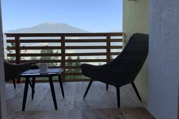 تختخواب و صبحانه Haus Lasaun