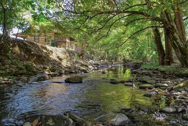 קוטג'' Creek Heaven   2 Bedrooms, 2 Baths, Sleeps 6 Cabin By Redawning