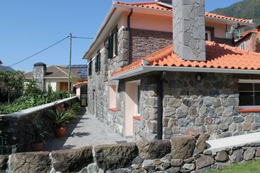 Dinis Country Cottage By Our Madeira
