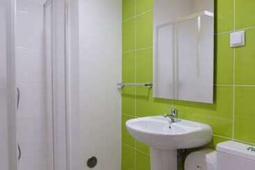Faro Albacor Residence   Hostel