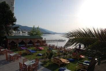 Grand Koru Otel Beach