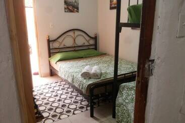 Hostal Red Line
