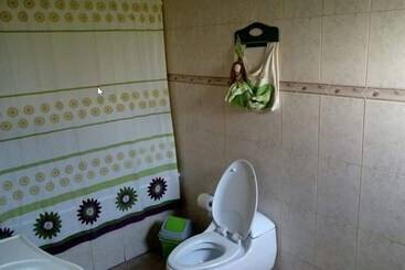 Hostal Taty S House