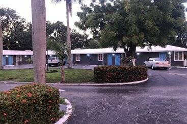 هتل Bay Breeze Inn Bradenton Downtown