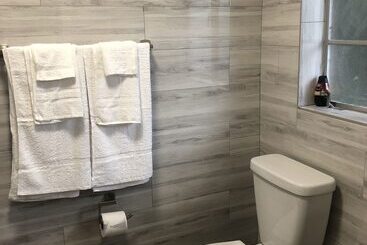 هتل Bay Breeze Inn Bradenton Downtown