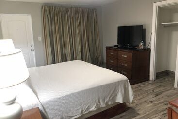 هتل Bay Breeze Inn Bradenton Downtown
