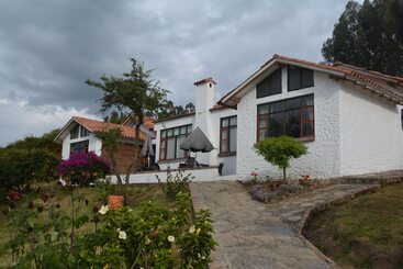 هتل Cabañas San Cayetano
