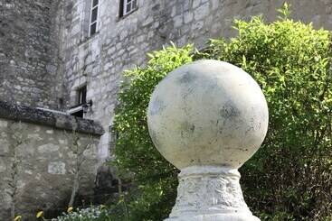 هتل Château De Bouniagues