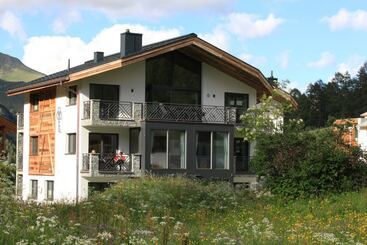 Hotel Engadin Lodge