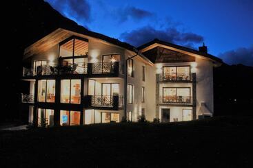 Hotel Engadin Lodge