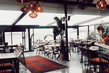 هتل Fermaki Rooms   Adults Only