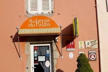 Отель Auberge Du Palais