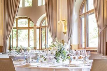 هتل Villars Palace