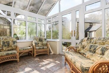 Oak Cottage