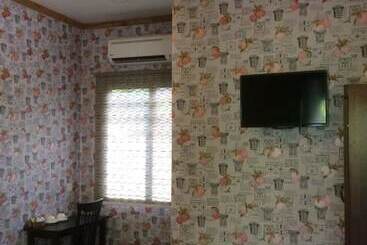 پانسیون Kelulut Lodge