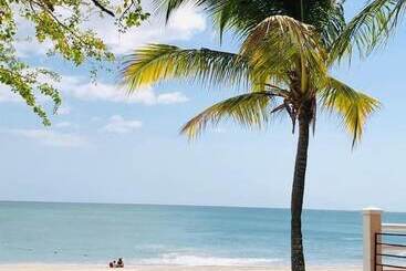 پانسیون La Perla De Farallon Bed And Breakfast