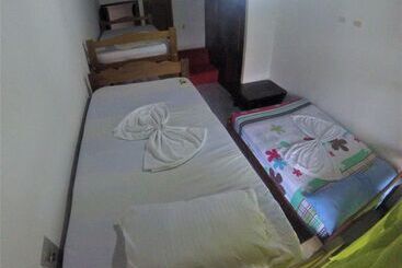 Tauma Hostal & Camping