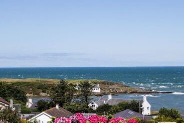 Bay Lodge