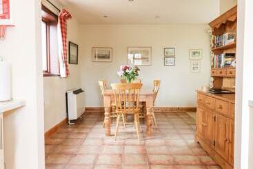 Courtyard Cottage