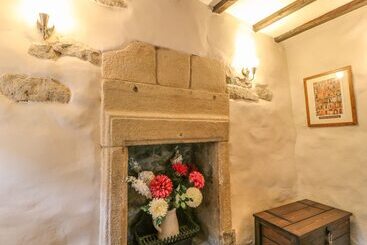 Holly Cottage