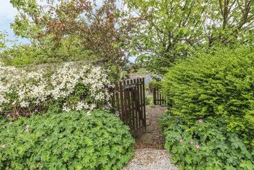 Holly Cottage