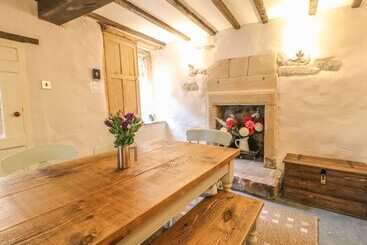 Holly Cottage