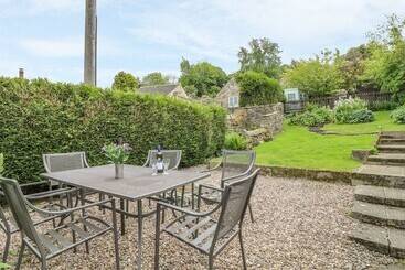 Holly Cottage