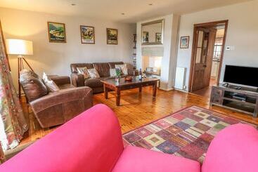 Holly Cottage