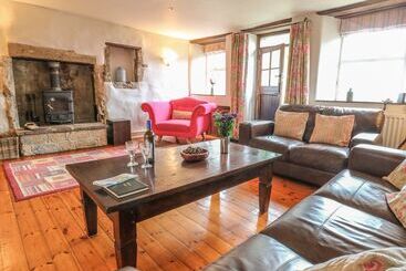 Holly Cottage