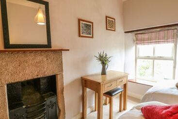 Holly Cottage