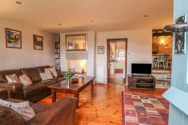 Holly Cottage