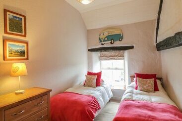 Holly Cottage