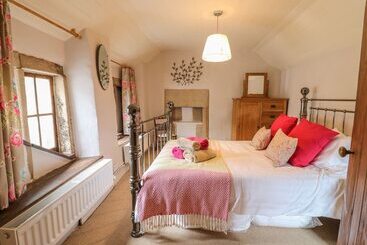 Holly Cottage