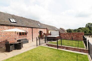 Manor Barn