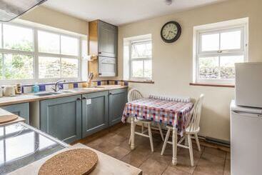 Old Hall Cottage