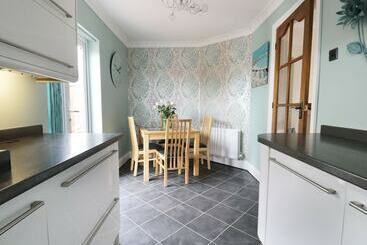 Sands End Cottage