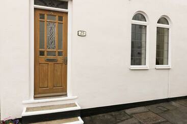 Sands End Cottage