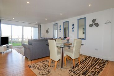 47 Bredon Court